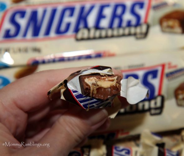 How SNICKERS® Almond Bars Bring “ME” Back #WhenImHungry | Mommy Ramblings